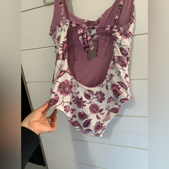 BECCA Tahiti Plunge One Piece Swimsuit M - Picture 9 of 12